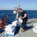 Préparation d'un navire dans l 'océan Indien